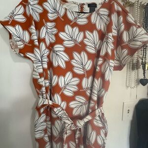 Ann Taylor Orange and White Leaf Pattern Top